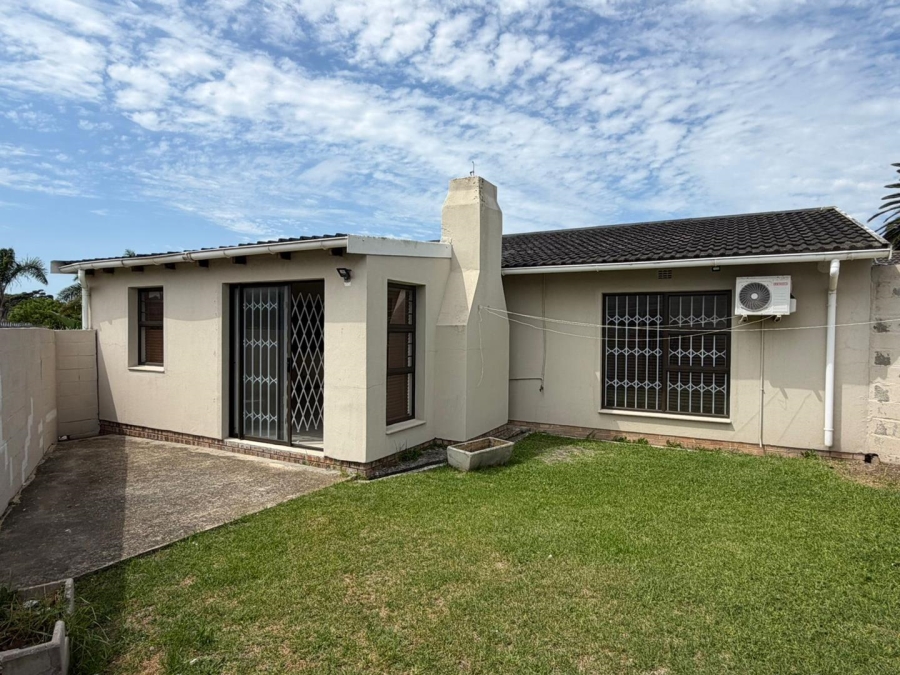To Let 2 Bedroom Property for Rent in Overbaakens Eastern Cape